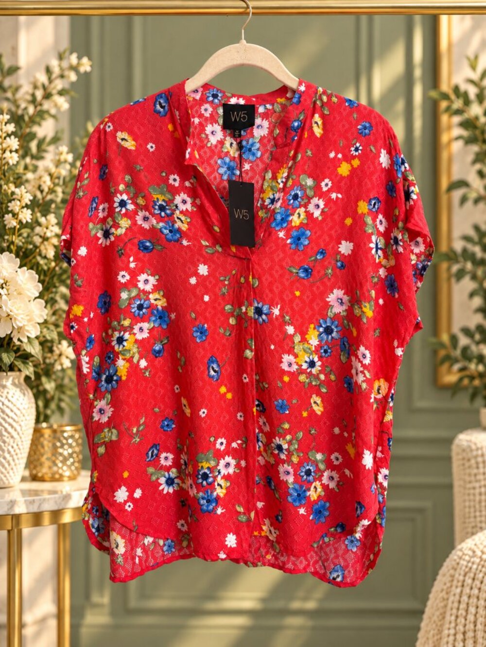 W5 Red Floral Textured V-Neck Blouse M NWT Rayon 12213LRV